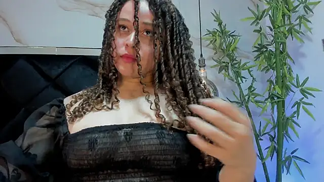 IrinaVoshh  online show from March 24, 7:30 pm