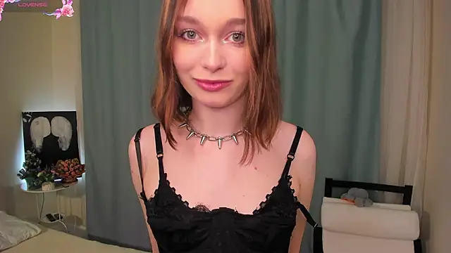 LillianPerry online show from February 19, 8:40 pm