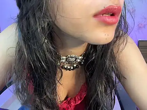 Glossy Girl online show from February 20, 2:18 pm