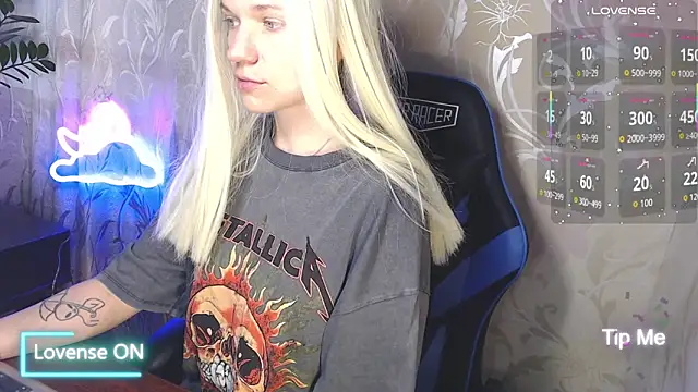 Shiny Victoria online show from April 4, 10:03 am