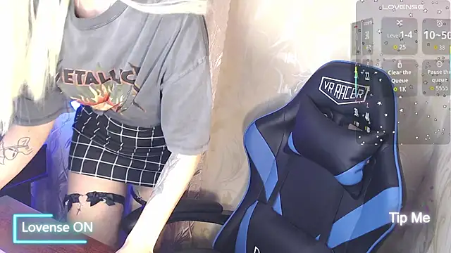 Shiny Victoria online show from April 3, 9:40 am