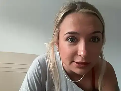 kelseyblu online show from April 2, 10:29 pm