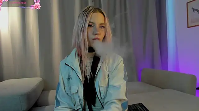 SimonaKaroly online show from February 17, 8:24 am