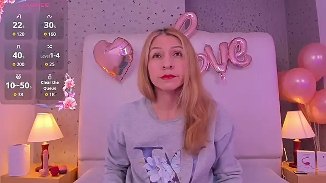 AlexaFoxx  online show from February 19, 12:59 pm