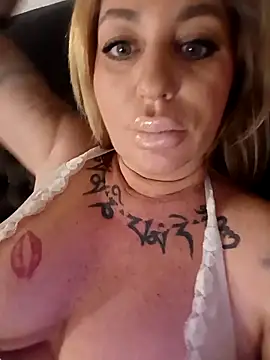 MiaMooly online show from March 11, 7:38 pm