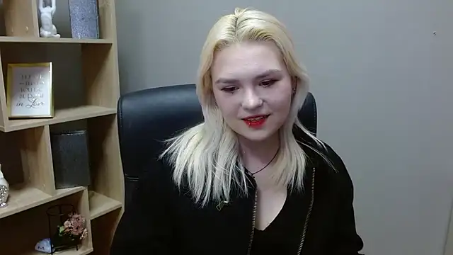 SweetLilyxo online show from February 17, 8:24 am