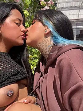 Annie Alicee online show from February 10, 3:15 pm