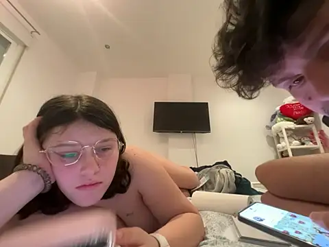 sari237 online show from February 23, 7:35 pm