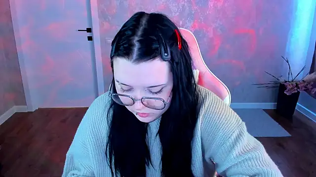 Kira G0ld online show from April 10, 6:30 am