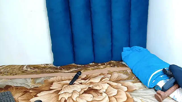 ForeverSexy  online show from April 11, 7:45 am