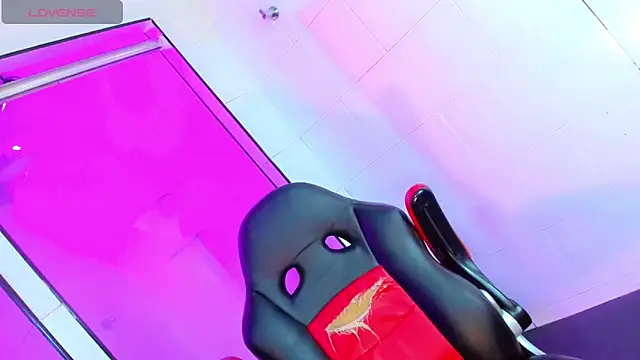 Maddye Fox online show from March 6, 8:04 pm