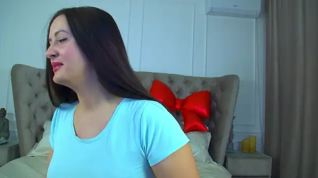 ElinaBellucci online show from February 17, 4:23 am