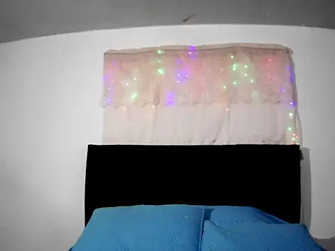 Snapshot of Valeryfox08 chatting on February 11, 4:08 pm Valeryfox08 online show from February 11, 4:08 pm