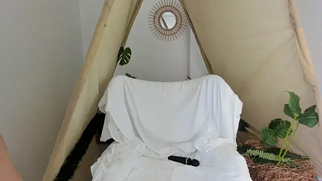 salome velour online show from March 4, 1:17 pm