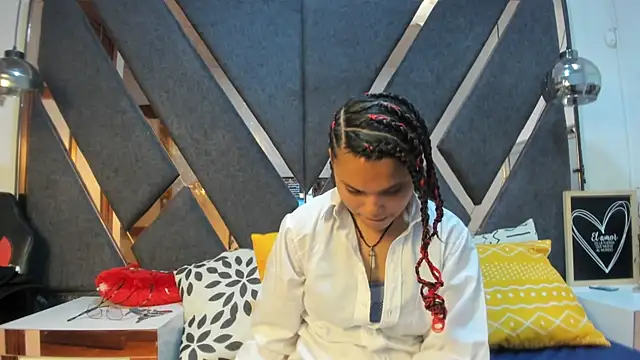 Maggyx online show from February 28, 2:05 pm