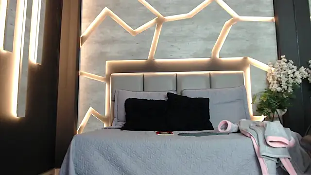 MiistressBlu online show from March 2, 1:51 pm