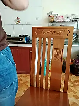 LiilyZi online show from April 13, 3:52 am