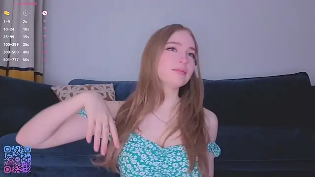 RowenaIanniello online show from April 11, 2:39 am