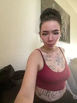 zoeelovee online show from March 2, 3:08 pm