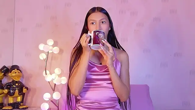 ThinPrincesss online show from April 14, 1:33 pm