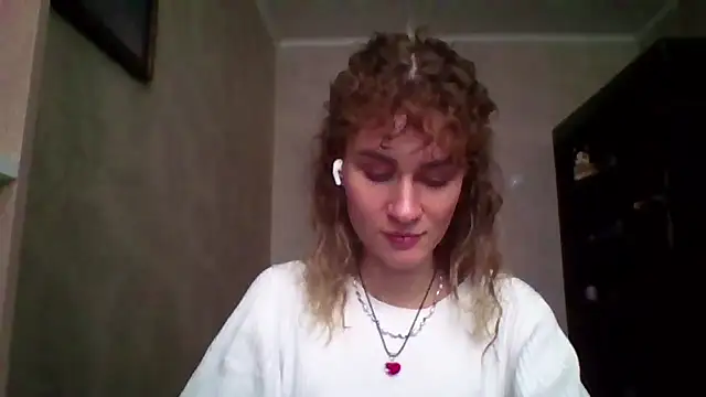 DeanneGilcher online show from February 18, 9:08 am