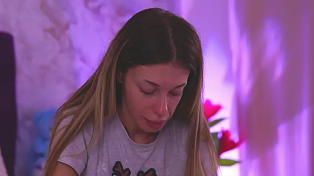 EllinaNuria online show from March 16, 4:04 am