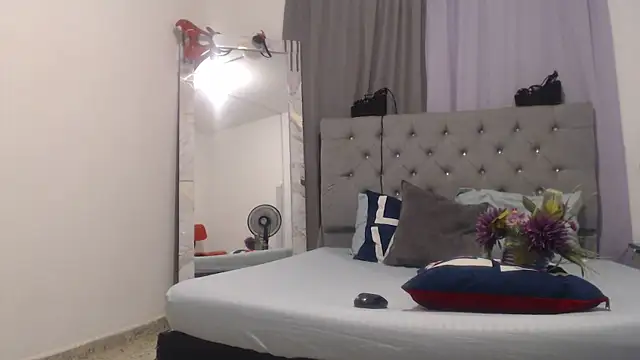 Gianna-Fox online show from April 1, 6:27 pm