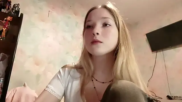 TiaBIanks online show from April 2, 11:29 am