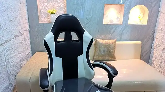 Catalina Tx  online show from February 21, 1:01 pm