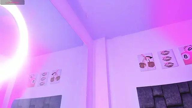 Madison Rosee online show from March 18, 1:49 pm