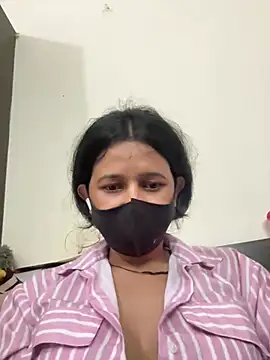 raavigirl online show from February 23, 9:53 am