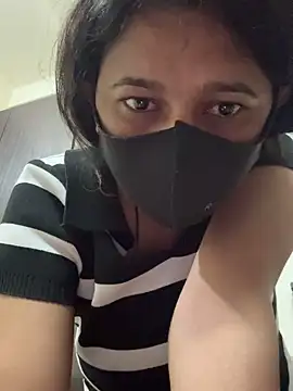 raavigirl online show from March 5, 4:47 pm