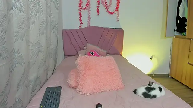 Fernanda hot   online show from April 17, 8:11 pm