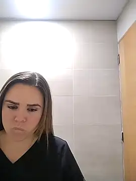 julianag09 online show from April 20, 2:53 pm