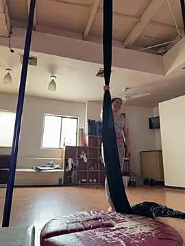 morenitafit online show from February 7, 7:51 pm