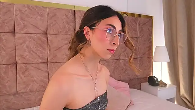 EmmaClark   online show from March 28, 7:46 pm