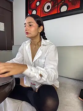 -BabyLuna online show from February 27, 1:22 pm