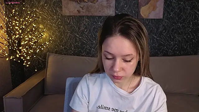 Mini Allice online show from February 17, 1:16 am