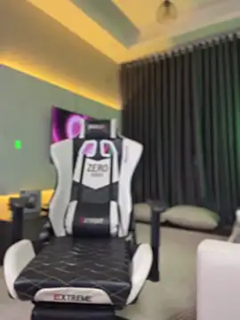 AnnyShore online show from April 15, 12:00 am