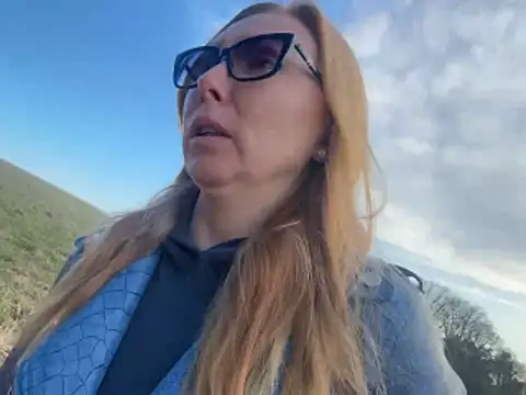 JenyJanys online show from March 3, 4:02 pm