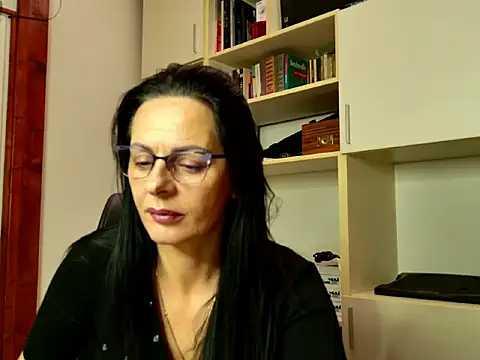 MiriamDelyn online show from February 22, 8:43 pm