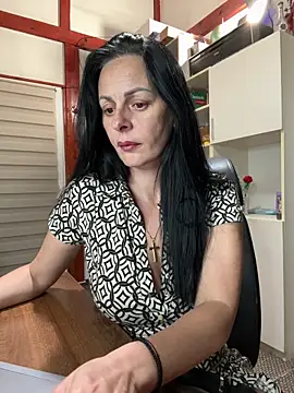 MiriamDelyn online show from May 30, 8:49 pm