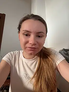 AlessiaandJay online show from April 29, 8:06 am