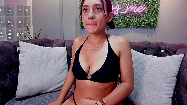 danielebeck online show from February 24, 7:45 pm