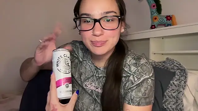 anitayurmoniii online show from June 19, 3:22 am