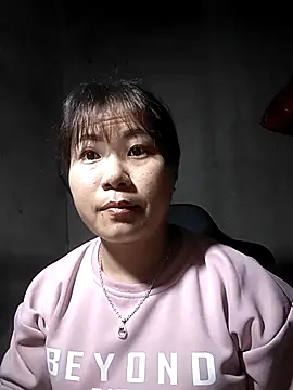 girl-bad102 online show from February 16, 5:46 pm