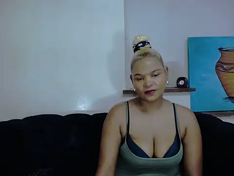 SexyRihannaX online show from March 30, 7:02 pm