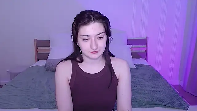 RosieGloom online show from March 26, 7:59 pm