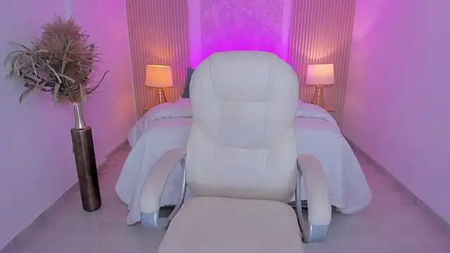 karol priston online show from April 3, 3:26 am