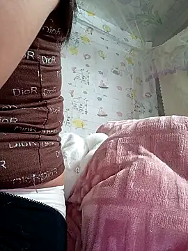 Ella lee18 online show from February 13, 9:16 pm